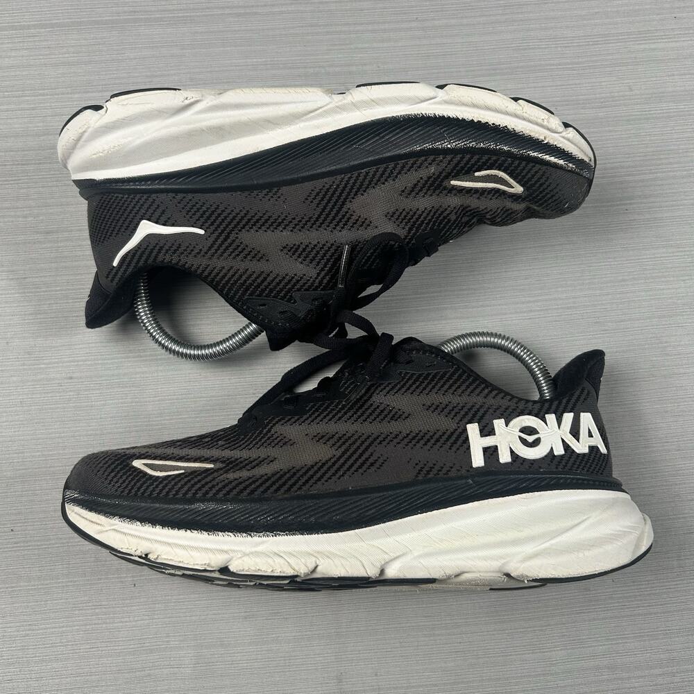 Hoka One One Clifton 9 Women’s Size 7.5 Black Running Fitness Shoes 1127896 BWHT